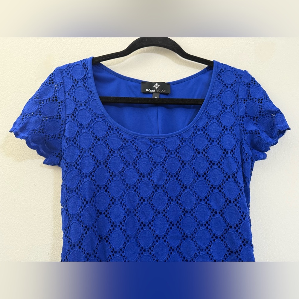 Ronni Nicole Modern Lace Sheath Dress in Cobalt‎ Blue - M - Picture 2 of 8